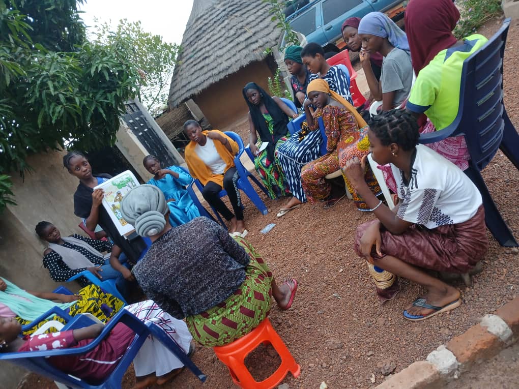 Paire éducation des Adolescentes à Diamadel_CU_Koundara
